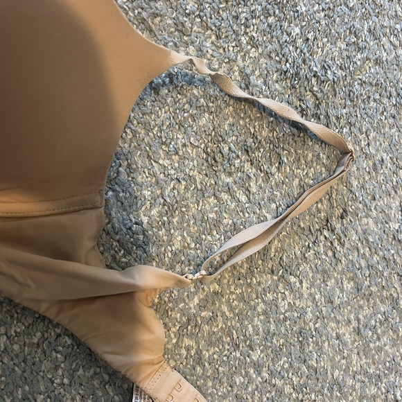 Victoria's Secret Tan Bra - Picture 2 of 8
